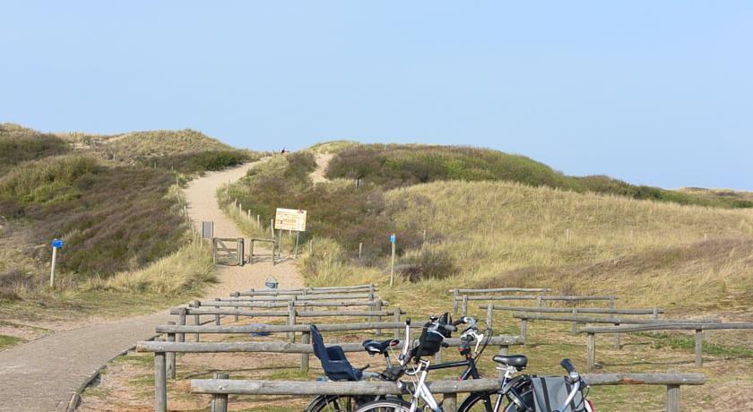 Raadhuis Egmond Egmond aan den Hoef Quarto foto